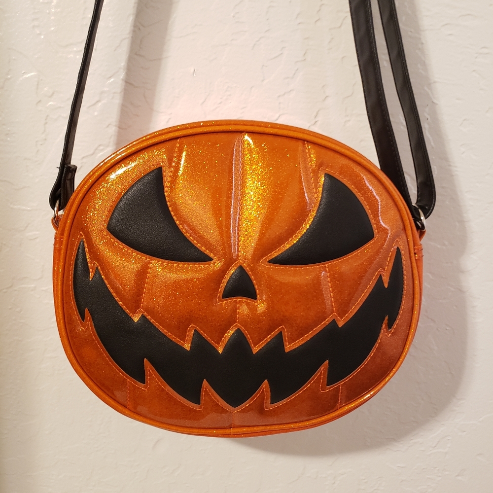 Love Pain and Stitches ALLISON ONLY kult bag 🎃